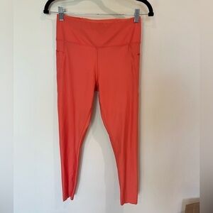 NWOT Mondetta Scalloped Coral Leggings